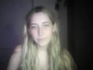 webcam girl cailyviolet live cam image #4340608