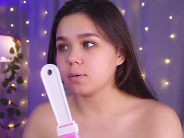 webcam girl helenmoors live cam image #7217409