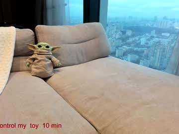 webcam girl carolinaherera live cam image #12208569