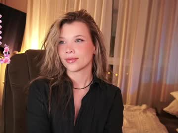 webcam girl bitter_moon live cam image #11009910
