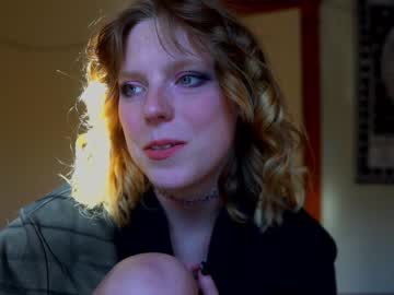 webcam girl crimsonxrapture live cam image #1735063