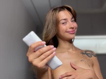 webcam girl cuteelsa_ live cam image #9753878